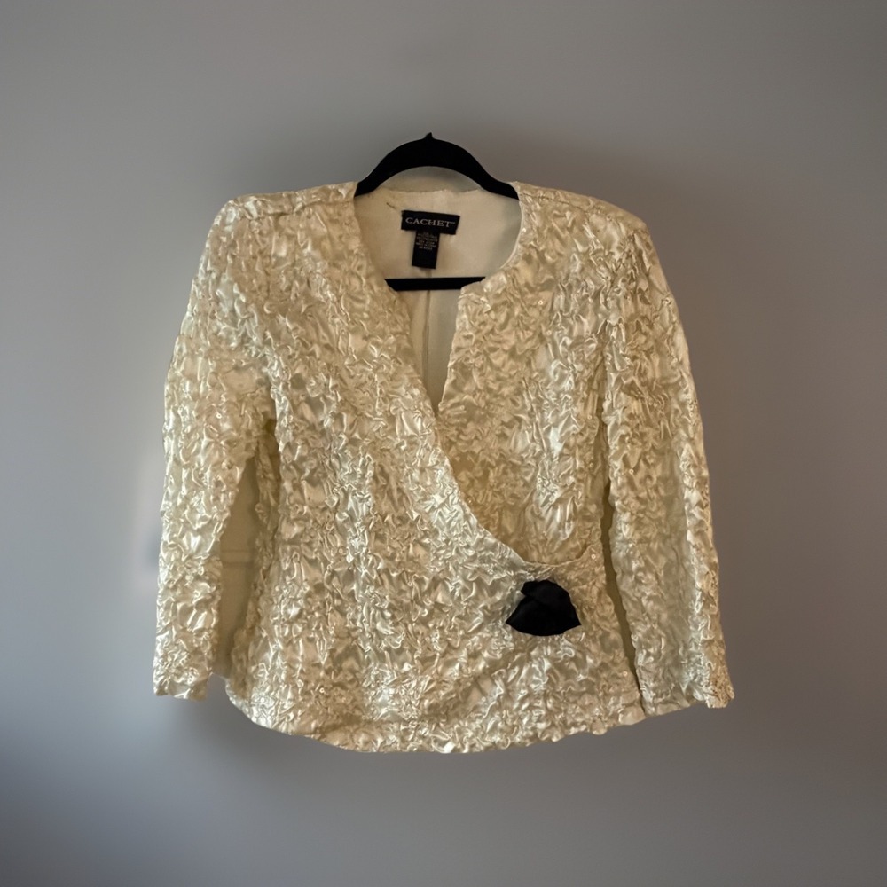 Cachet Ivory 3/4 Sleeve Large V-Neck Faux Wrap Black Rose Textured Blouse Jacket